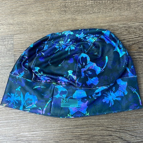 Blackstrap Women’s Range Cap, Ski Snowboard Beanie and Helmet Liner - Picture 1 of 7